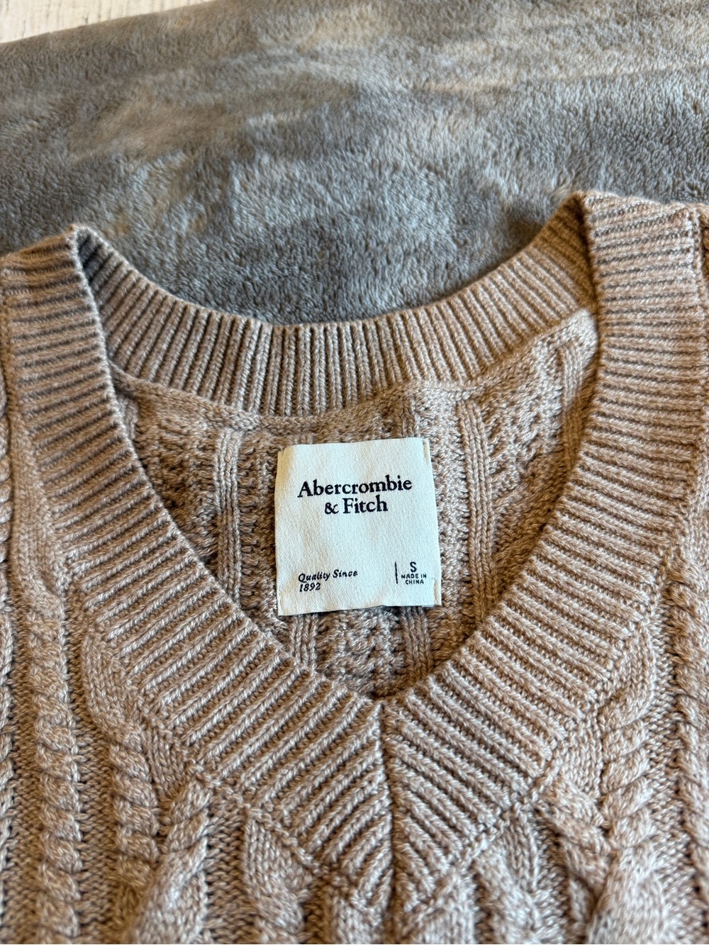 Abercrombie & Fitch Women's Cable V-Neck Sweater - Beige